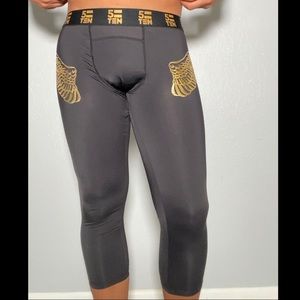 5=TEN Black Gold Wings Tights Meggings 3/4 Length